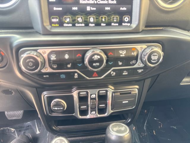 Used 2022 Jeep Wrangler Unlimited Sahara w/ Cold Weather Group image 15