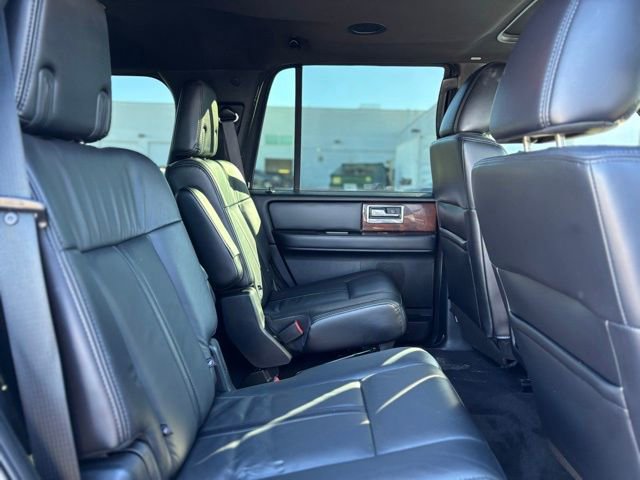 Used 2015 Lincoln Navigator 4WD image 23