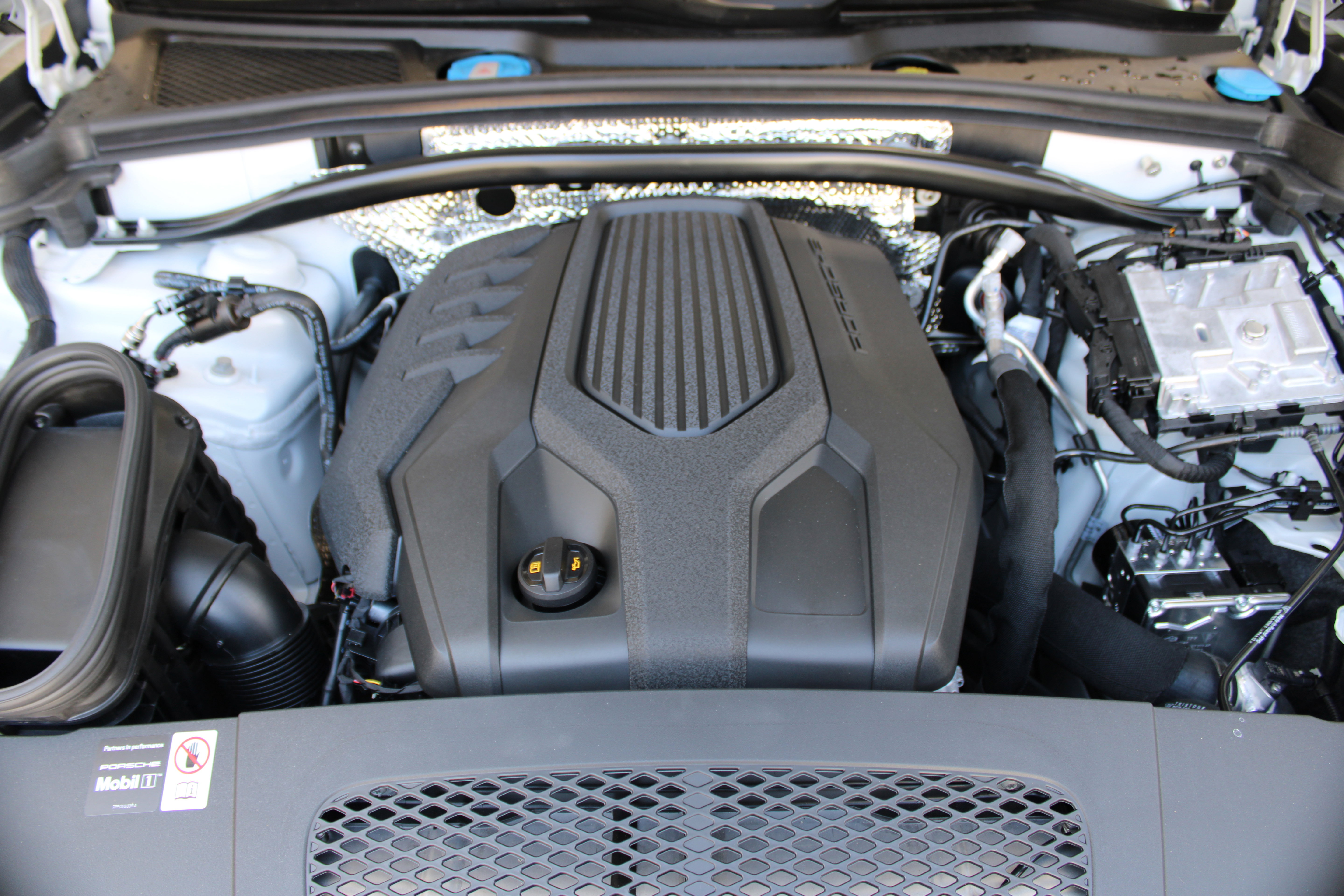 New 2026 Porsche Macan AWD/4WD image 39
