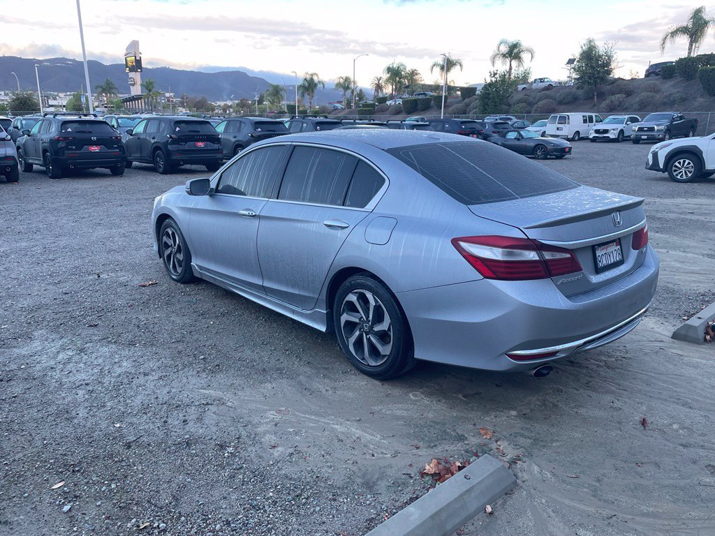 Used 2017 Honda Accord EX-L image 4