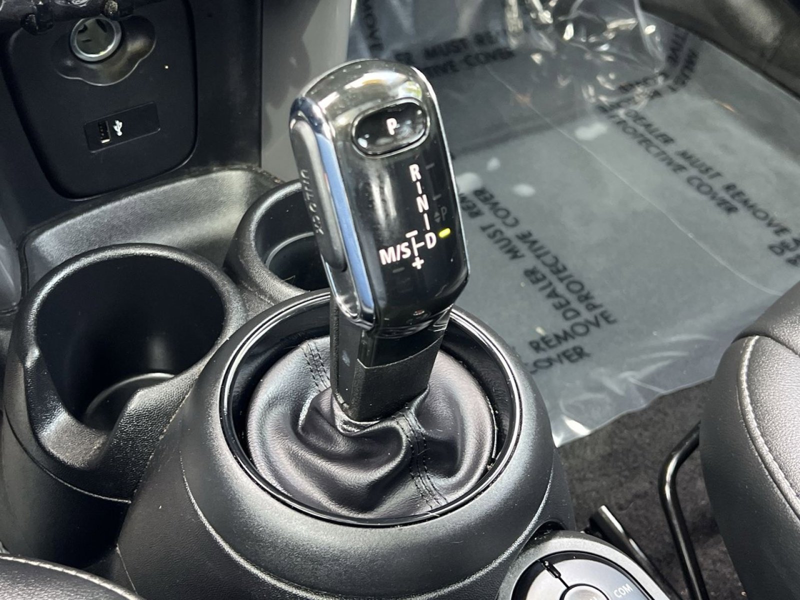 Used 2020 MINI Cooper 4-Door Hardtop w/ Storage Package image 27