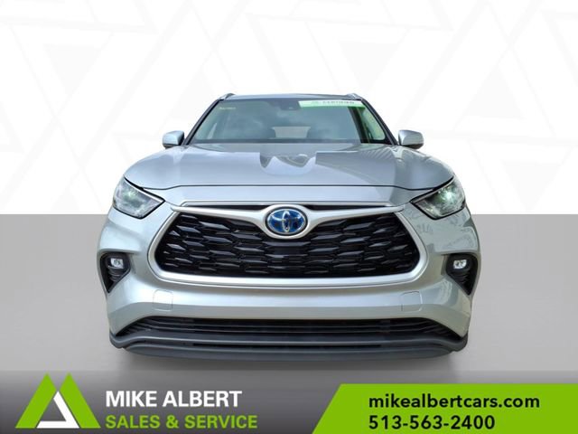 Used 2023 Toyota Highlander XLE image 2