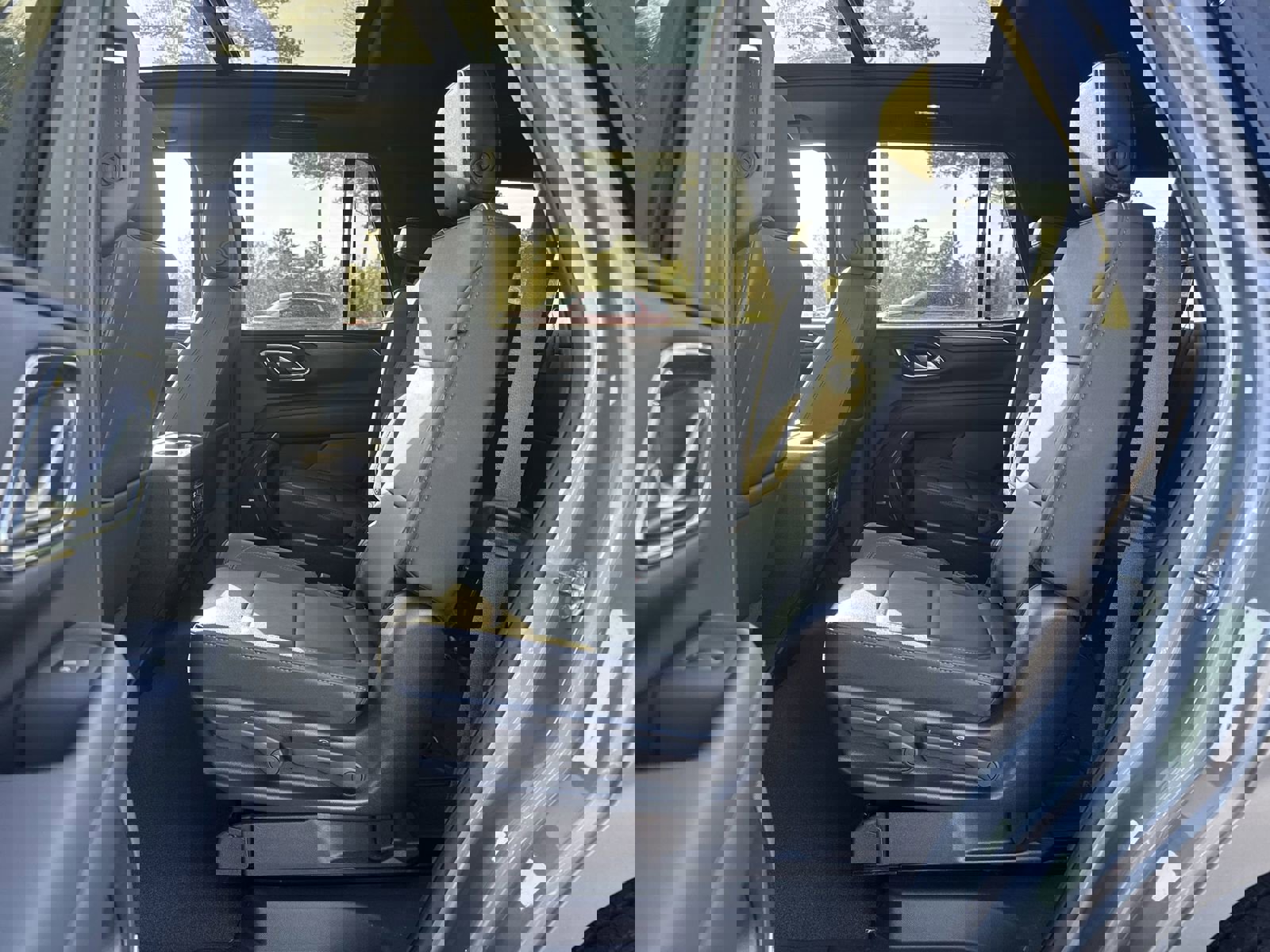 Used 2023 Chevrolet Tahoe Z71 w/ Luxury Package AWD/4WD image 31