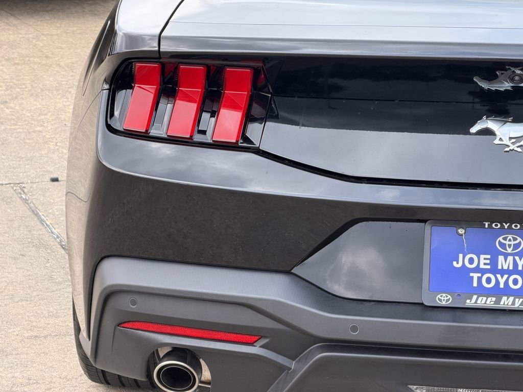 Used 2026 Ford Mustang Premium RWD image 10