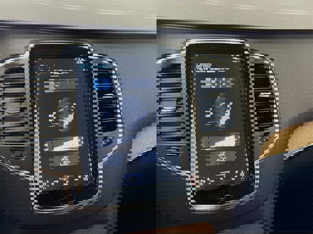 Used 2022 Volvo XC90 T8 Inscription Expression w/ Protection Package Premier image 10