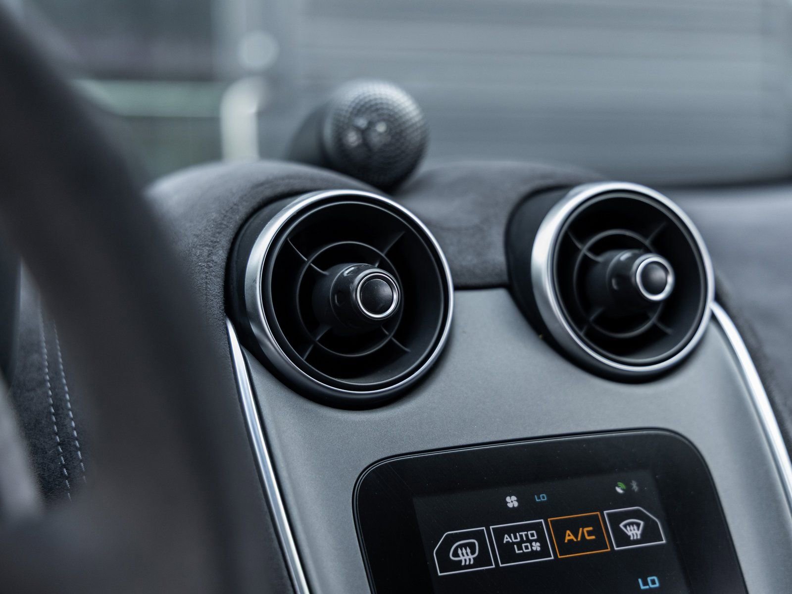 Used 2020 McLaren 620R image 45