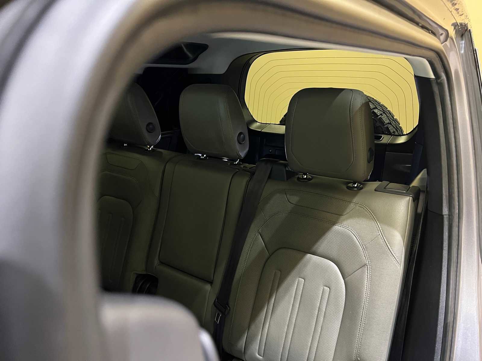 Used 2020 Land Rover Defender 110 SE image 13