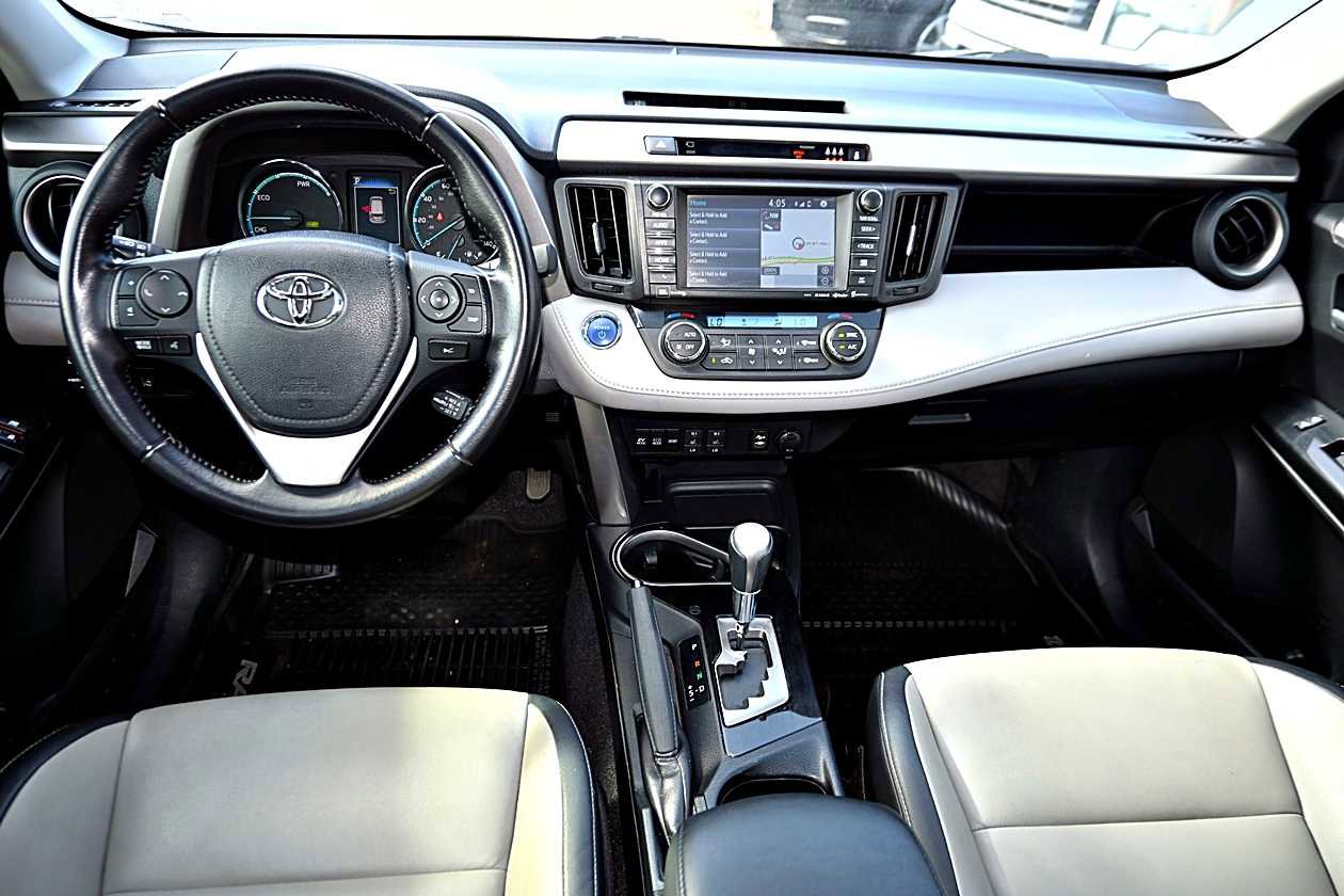 Used 2017 Toyota RAV4 Limited AWD/4WD image 15
