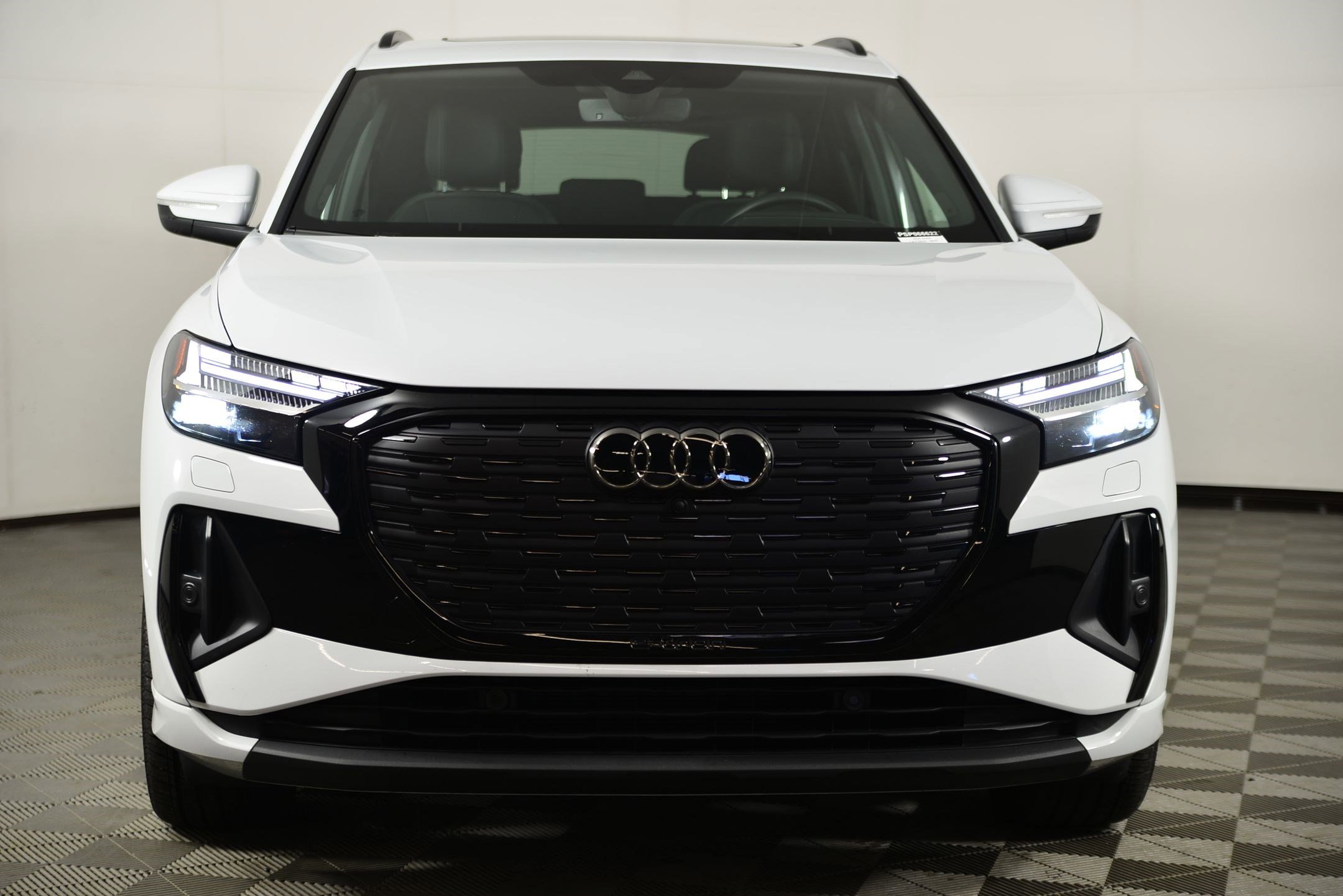 Used 2025 Audi Q4 e-tron Prestige w/ Black Optic Package image 6