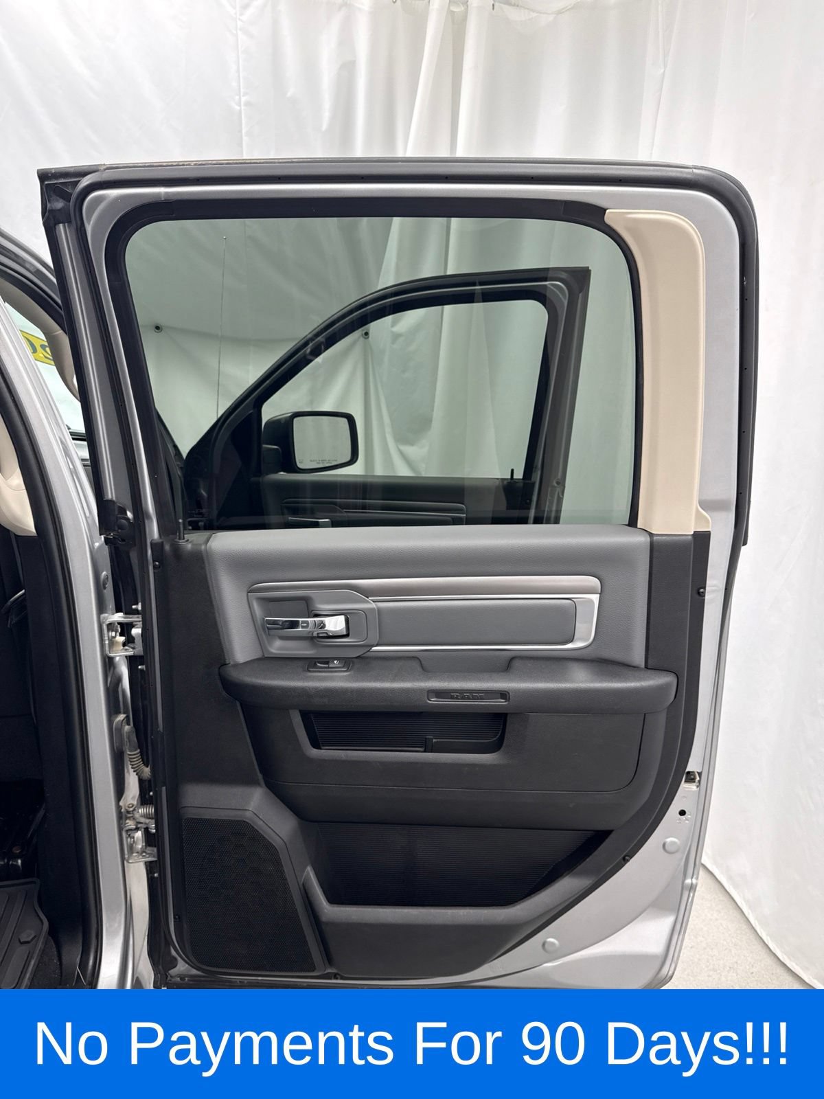 Used 2022 RAM 1500 Classic SLT w/ Protection Group AWD/4WD image 33