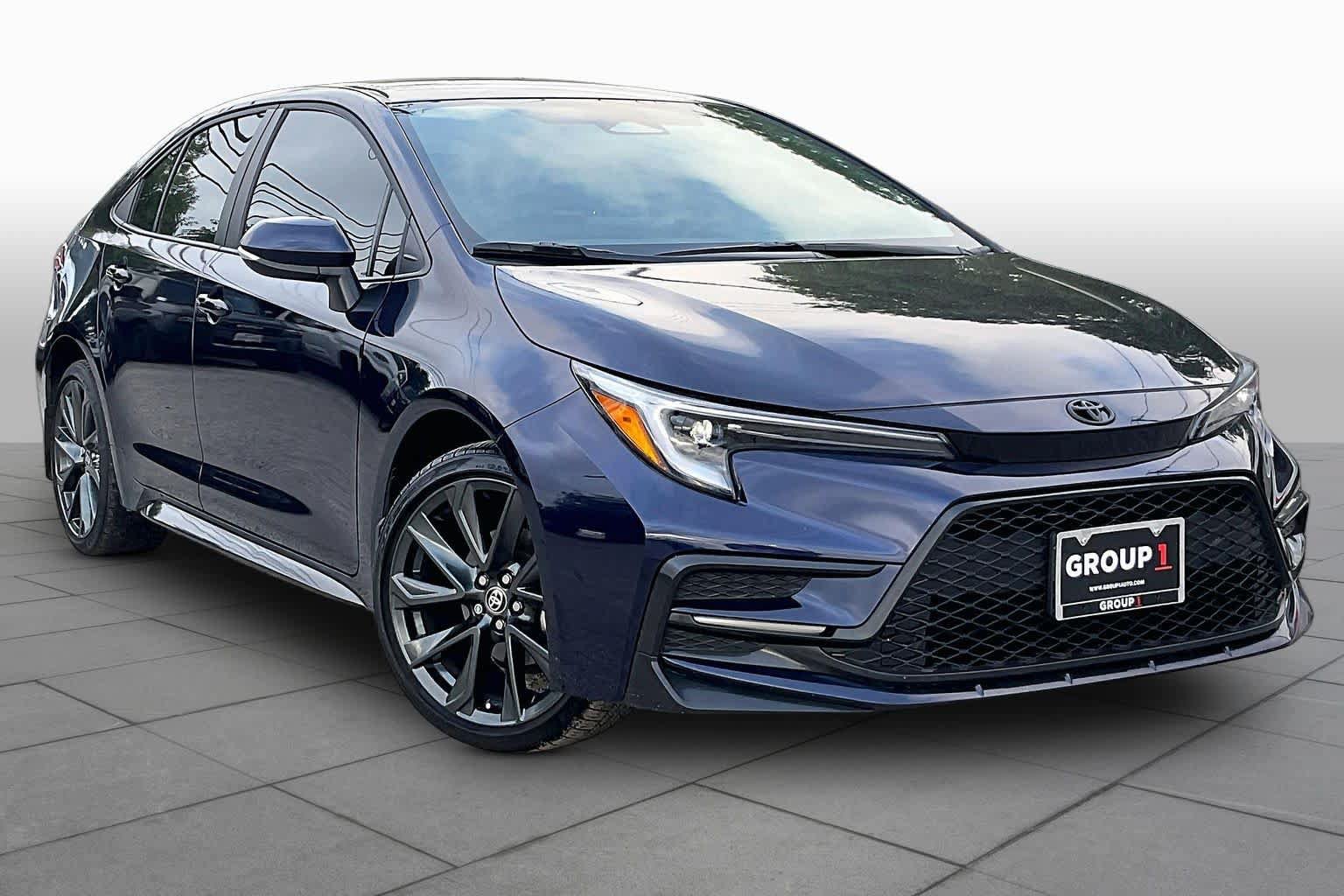 Used 2026 Toyota Corolla SE FWD image 3