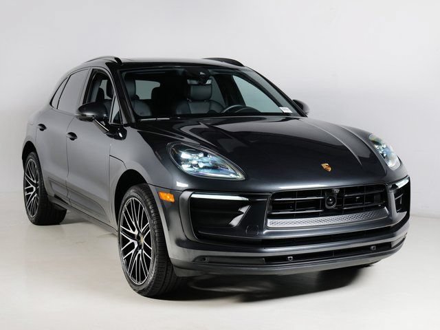 Certified 2026 Porsche Macan AWD/4WD image 7