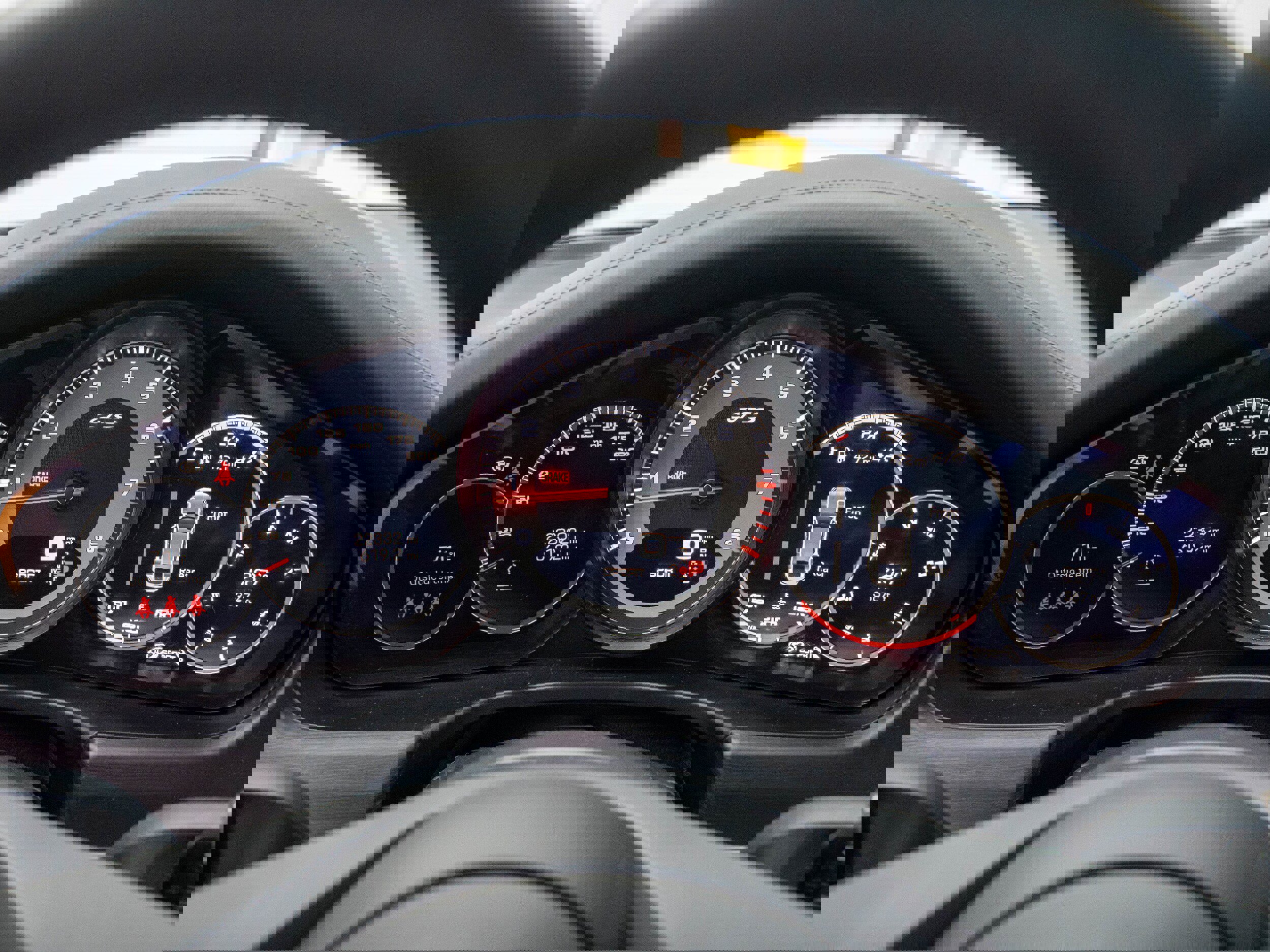 Used 2022 Porsche Panamera GTS w/ Premium Package image 18