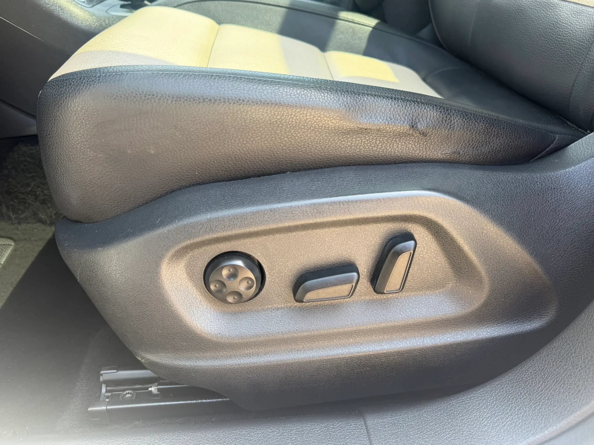 Used 2017 Volkswagen Tiguan Wolfsburg Edition FWD image 15