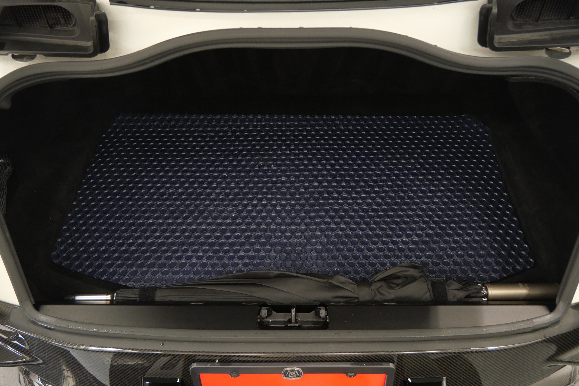 Used 2020 Aston Martin DBS Superleggera RWD image 19