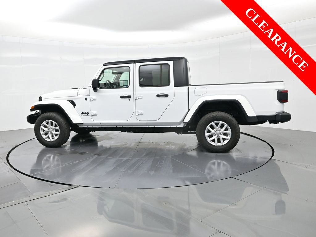 Used 2023 Jeep Gladiator Sport image 9