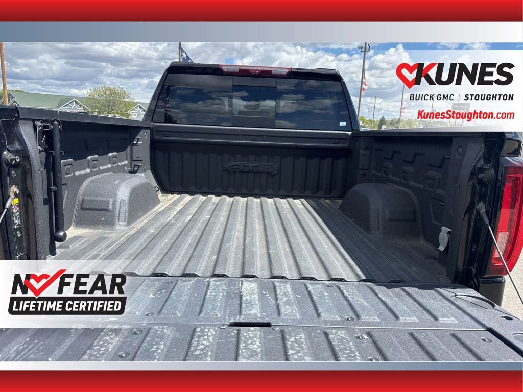 Used 2023 GMC Sierra 1500 AT4 w/ Technology Package AWD/4WD image 19