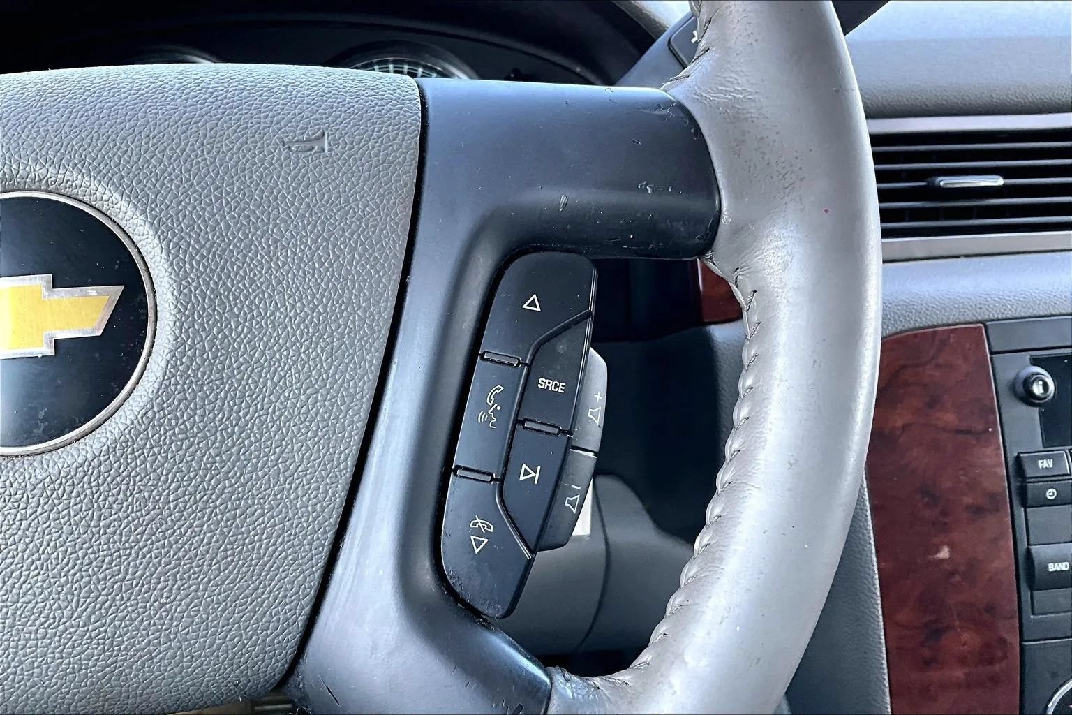 Used 2010 Chevrolet Suburban LT AWD/4WD image 17