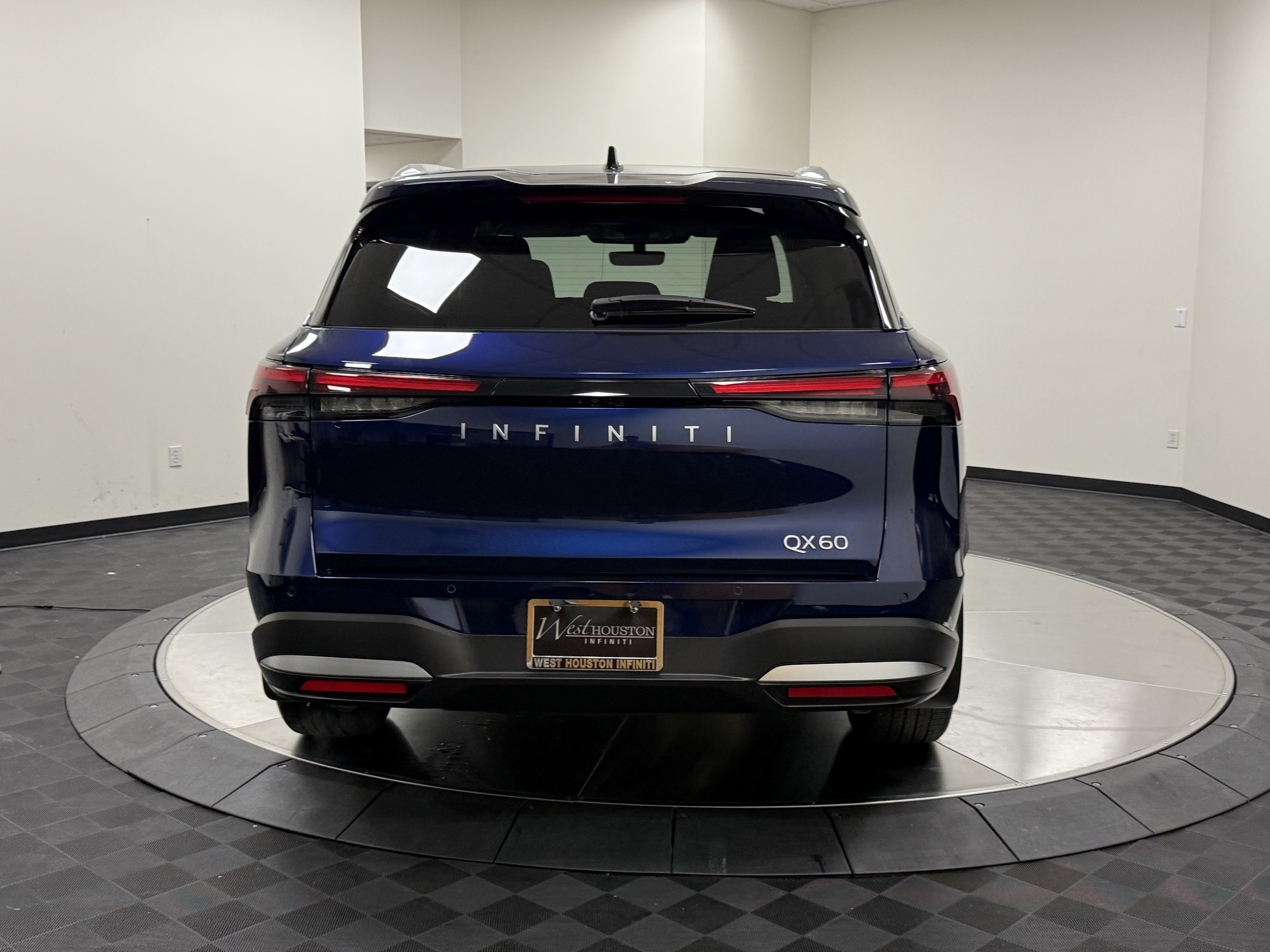 Certified 2027 INFINITI QX60 Luxe w/ Cargo Package FWD image 6