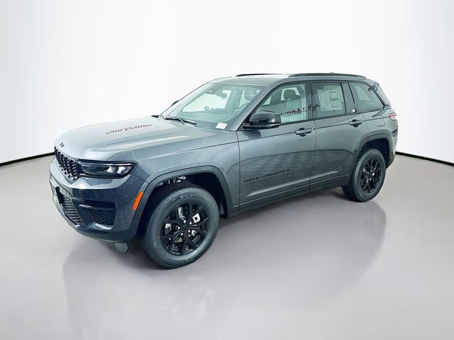 New 2025 Jeep Grand Cherokee Altitude w/ Trailer Tow Package AWD/4WD image 3