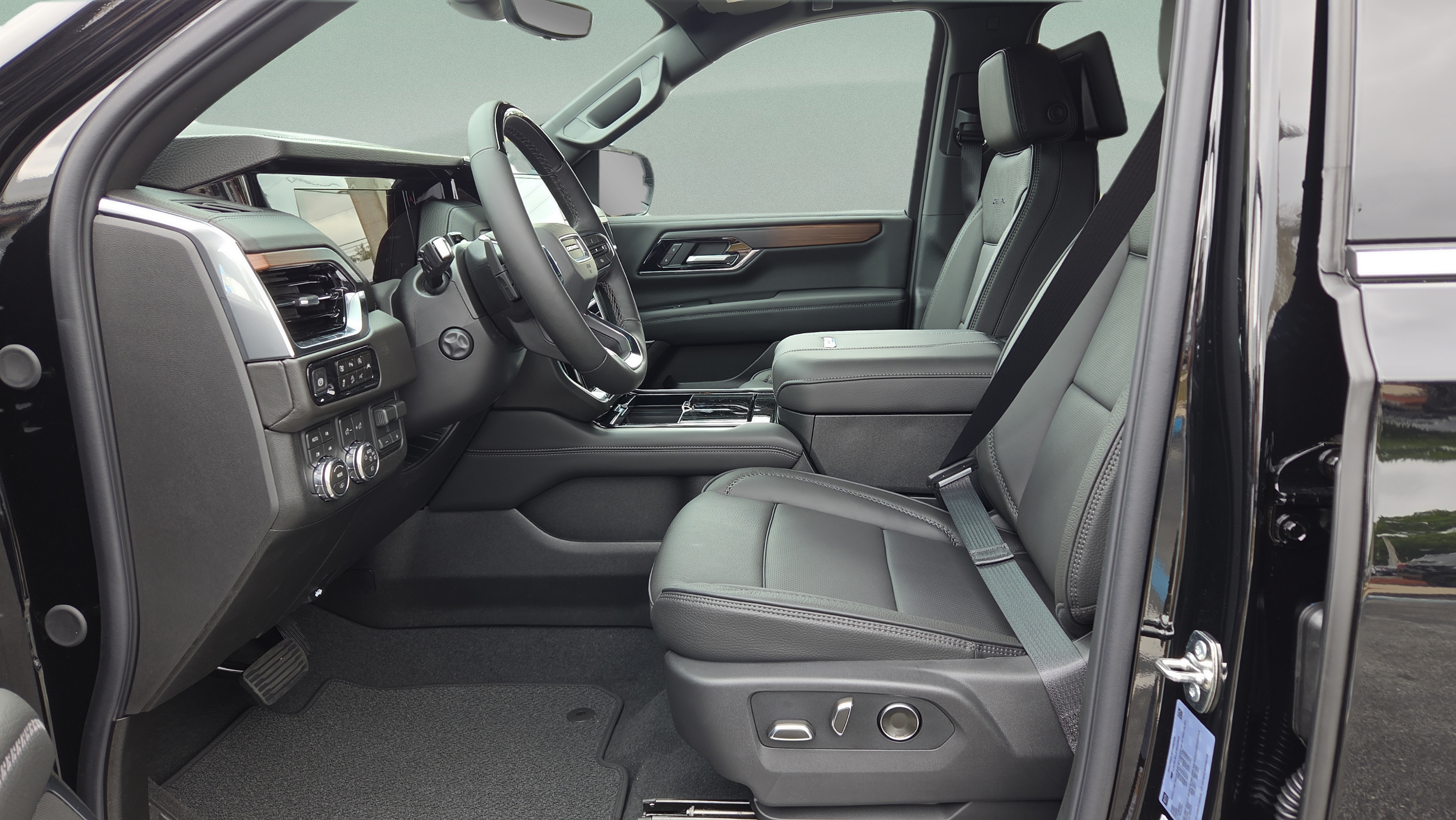 New 2026 GMC Yukon XL Denali w/ Denali Reserve Package AWD/4WD image 9