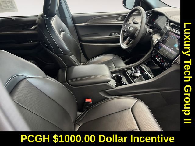 Used 2024 Jeep Grand Cherokee Limited w/ Luxury Tech Group II image 4