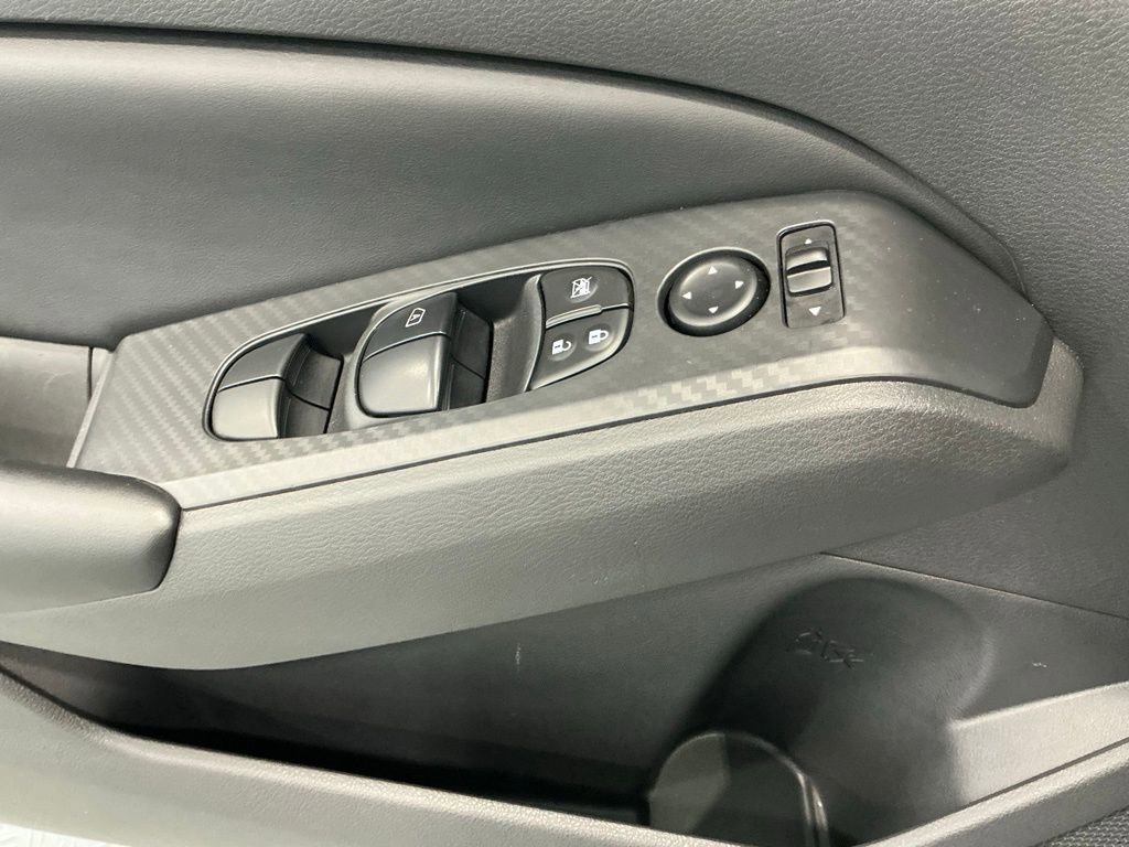 Used 2025 Nissan Altima 2.5 S FWD image 32
