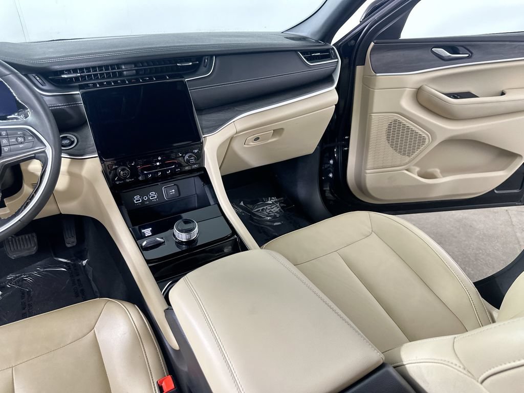 Used 2023 Jeep Grand Cherokee Limited AWD/4WD image 21