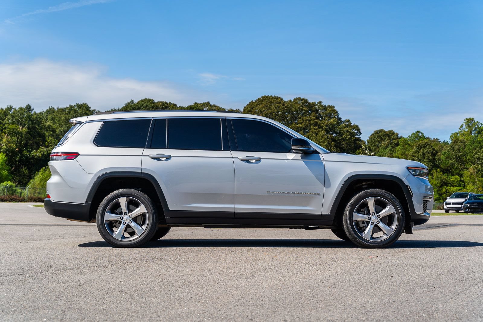 Used 2021 Jeep Grand Cherokee L Limited AWD/4WD image 8
