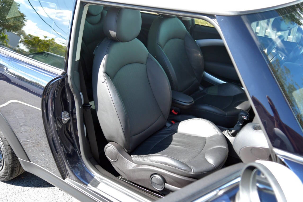 Used 2013 MINI Cooper S w/ Premium Pkg 2 FWD image 40