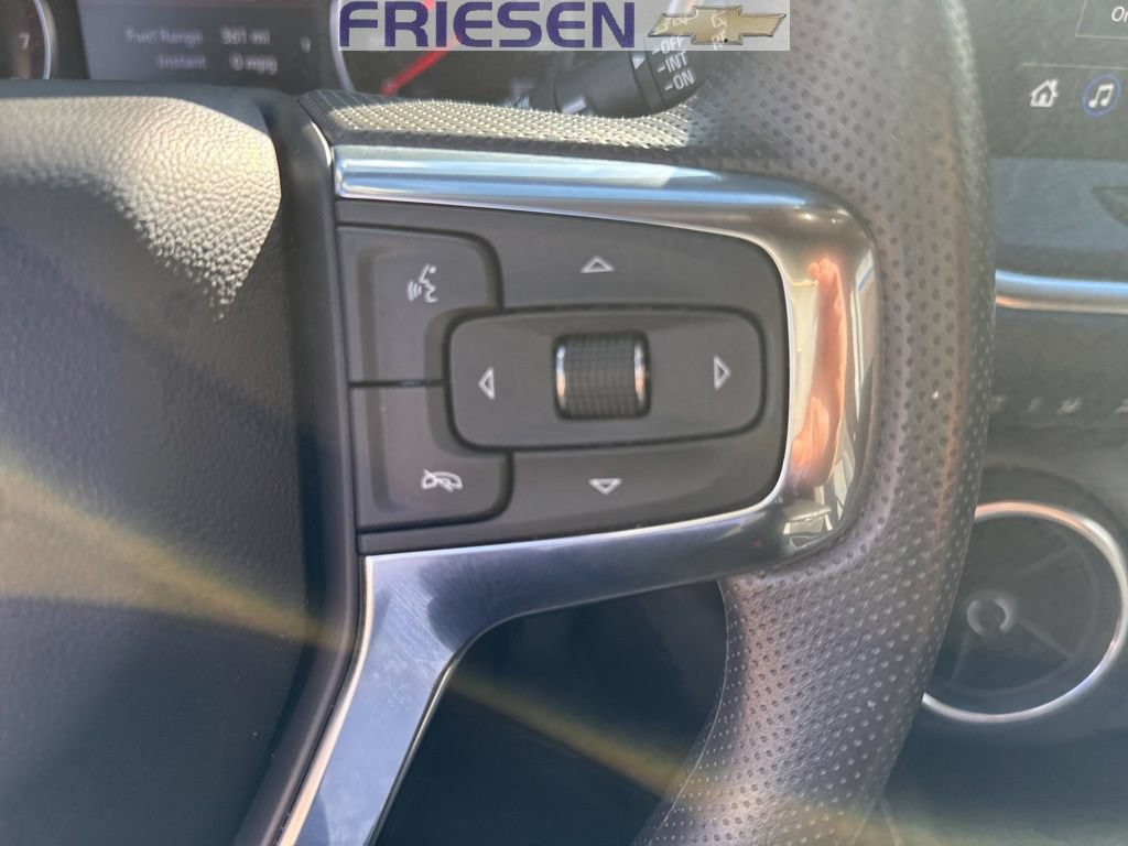 Used 2025 Chevrolet Blazer LT AWD/4WD image 17