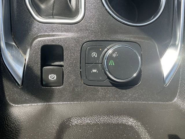 Used 2023 Chevrolet Traverse LT image 17