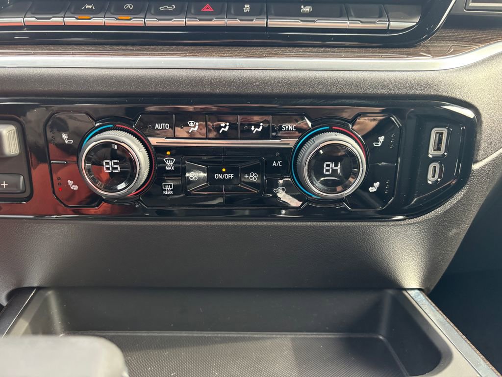 Used 2025 Chevrolet Silverado 1500 LT w/ Leather Package image 34