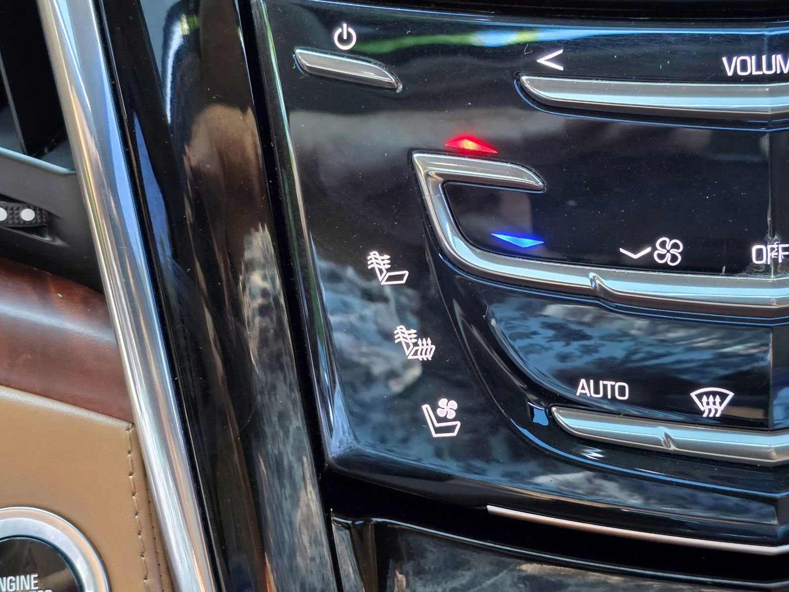 Used 2016 Cadillac Escalade ESV Platinum RWD image 15