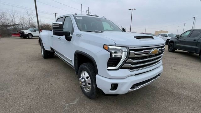 New 2026 Chevrolet Silverado 3500 High Country w/ Technology Package AWD/4WD image 4