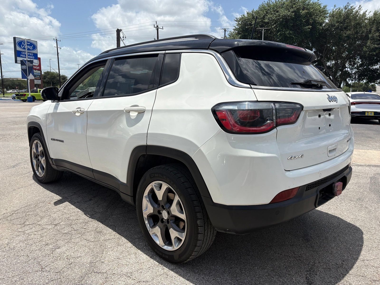 Used 2017 Jeep Compass Limited AWD/4WD image 3