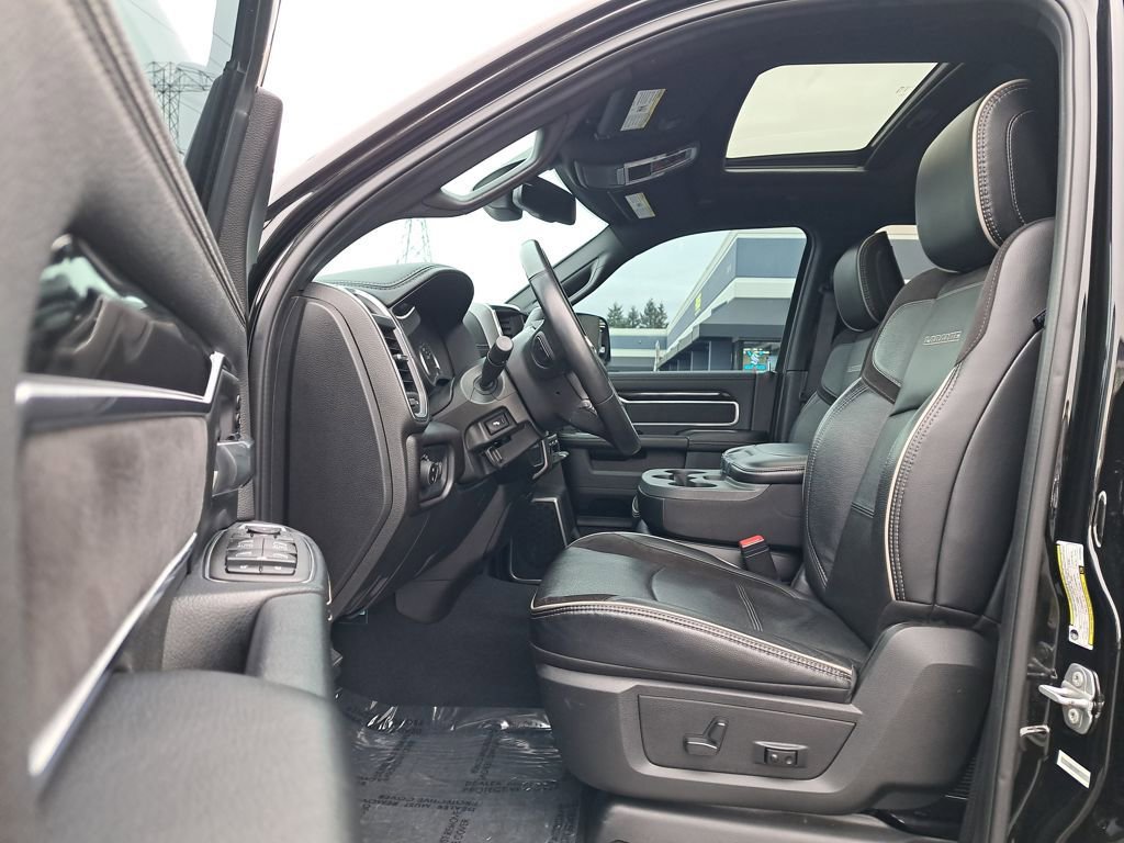 Used 2022 RAM 3500 Laramie w/ Night Edition image 11