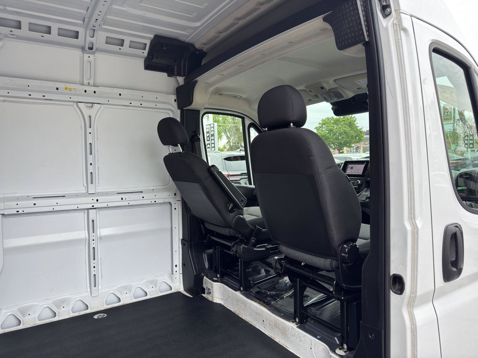 Used 2025 RAM ProMaster 2500 w/ Convenience Group FWD image 31