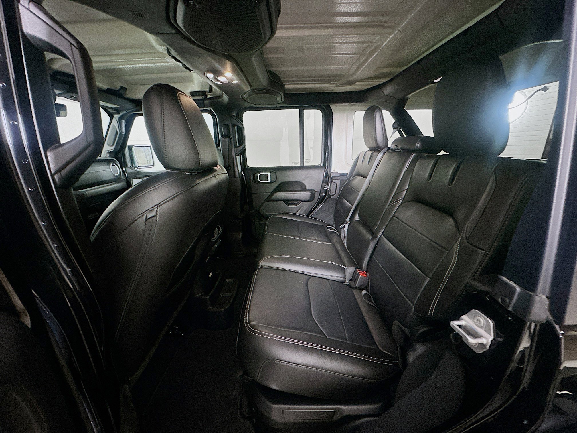 Used 2022 Jeep Wrangler Sahara image 27