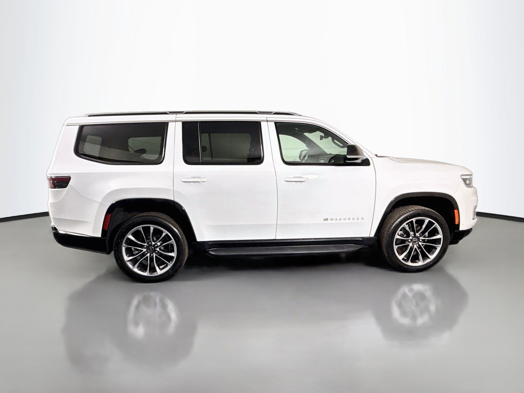 Used 2024 Jeep Wagoneer Series III AWD/4WD image 11