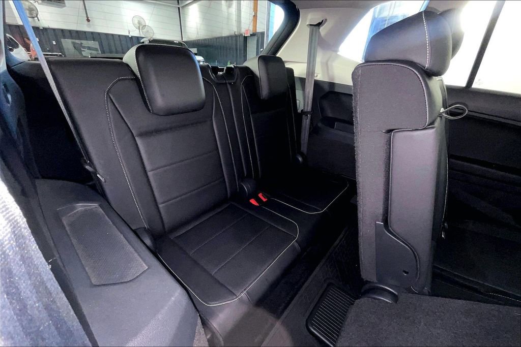 Used 2021 Volkswagen Tiguan SEL FWD image 34
