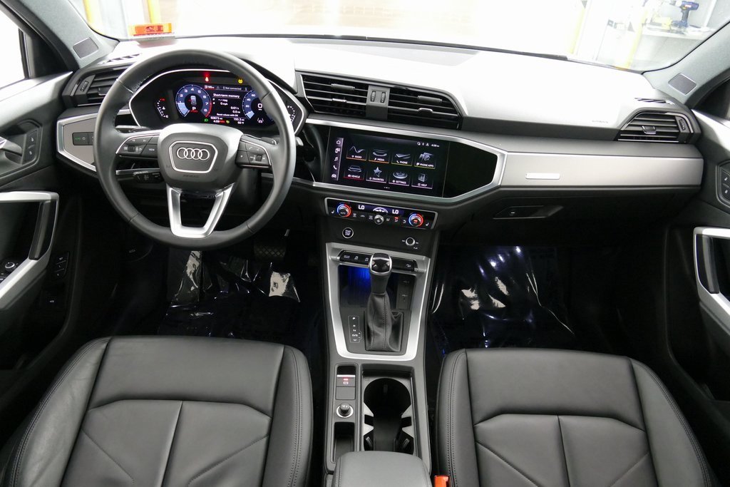 Used 2023 Audi Q3 2.0T Premium Plus w/ Premium Plus Package image 24