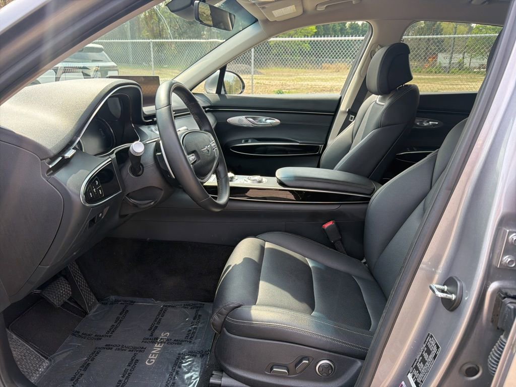 Used 2025 Genesis GV70 2.5T image 16