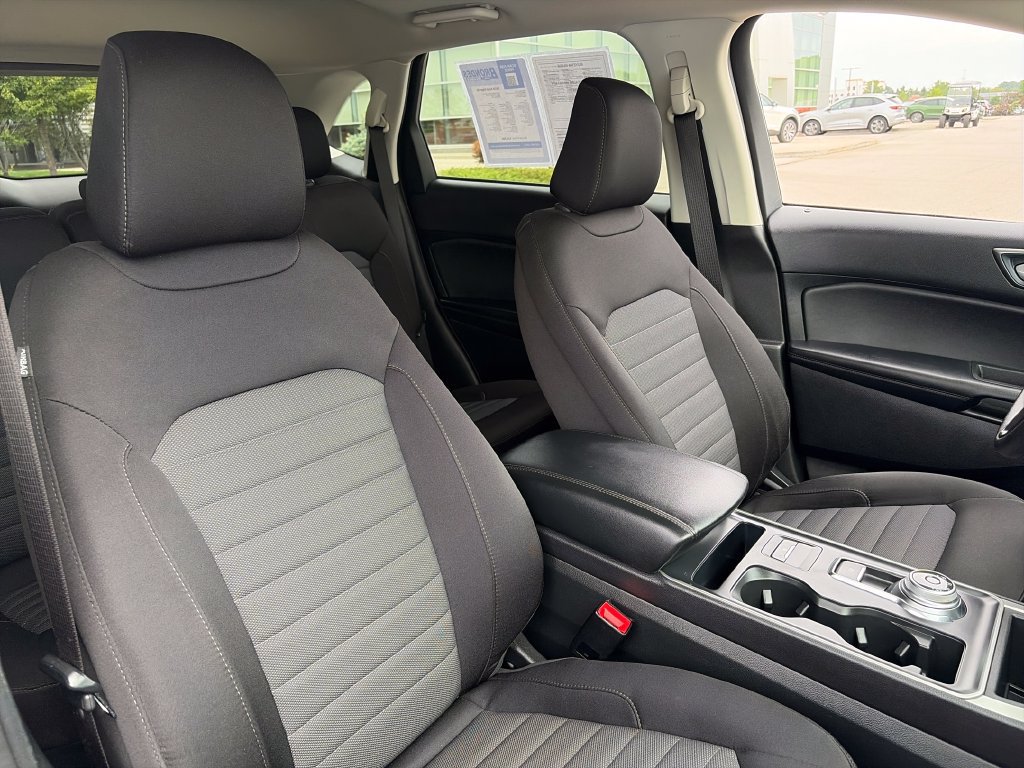 Used 2024 Ford Edge SE w/ Black Appearance Package AWD/4WD image 12