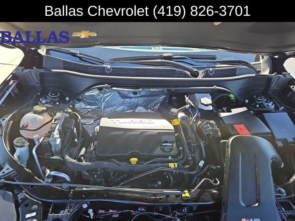 Used 2025 Chevrolet Trax RS w/ Sunroof Package FWD image 30