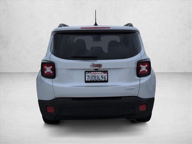 Used 2016 Jeep Renegade Latitude FWD image 7