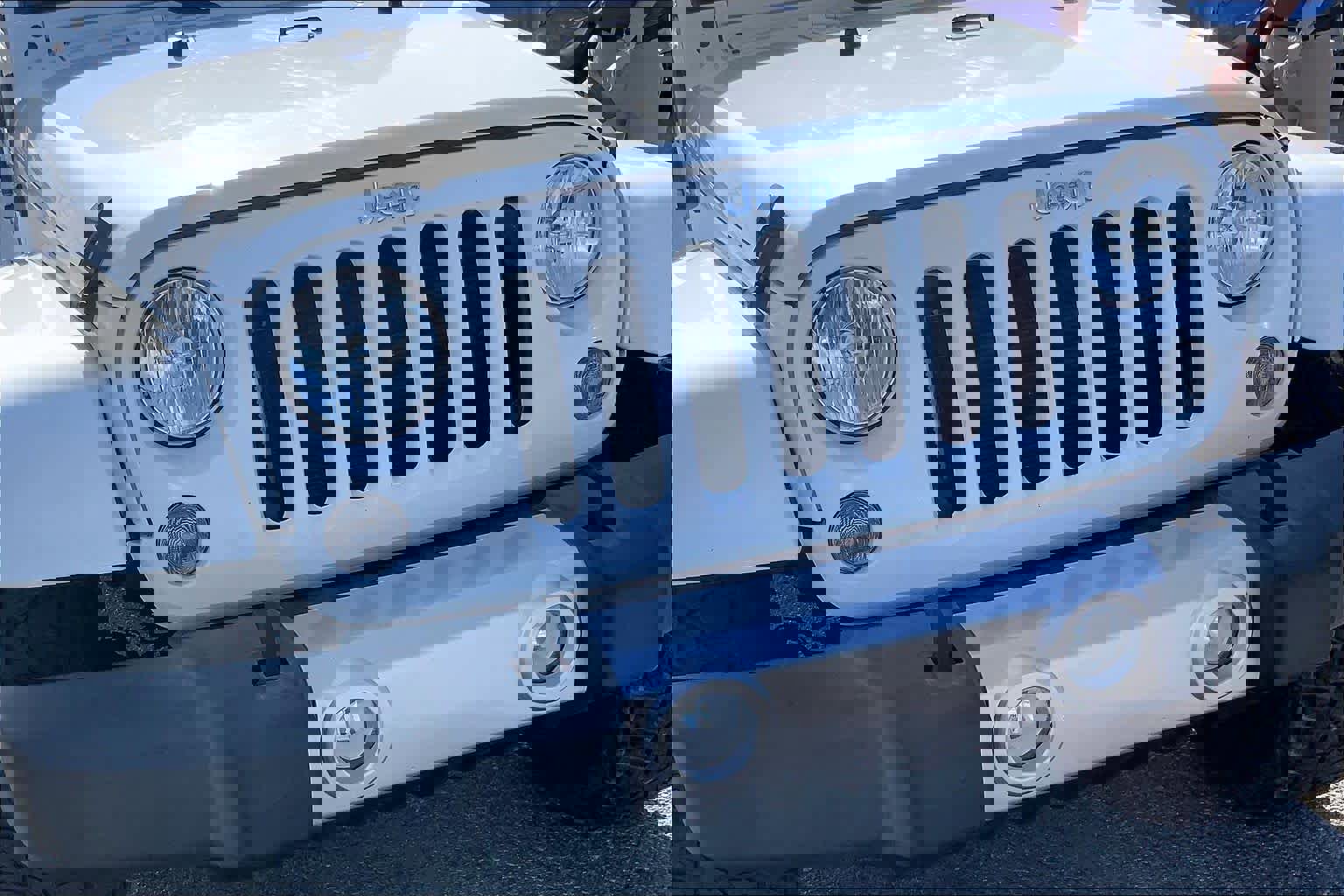 Used 2015 Jeep Wrangler Unlimited Sahara w/ Max Tow Package image 29