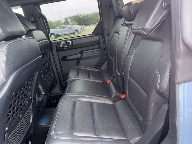 Used 2025 Ford Bronco Badlands image 11