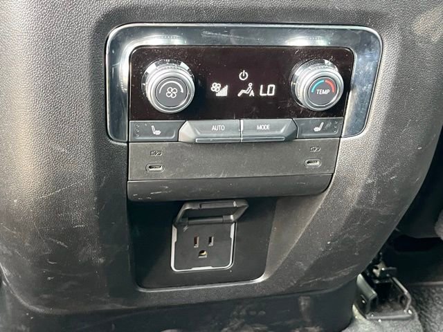 Used 2025 GMC Yukon XL Denali AWD/4WD image 27