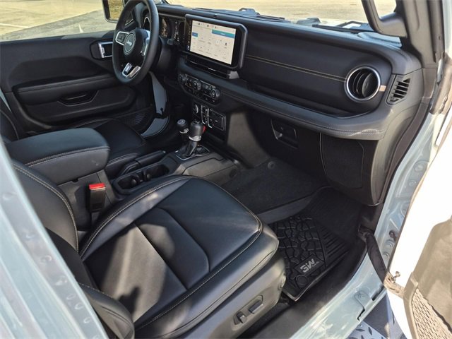 Used 2024 Jeep Wrangler Sahara image 10